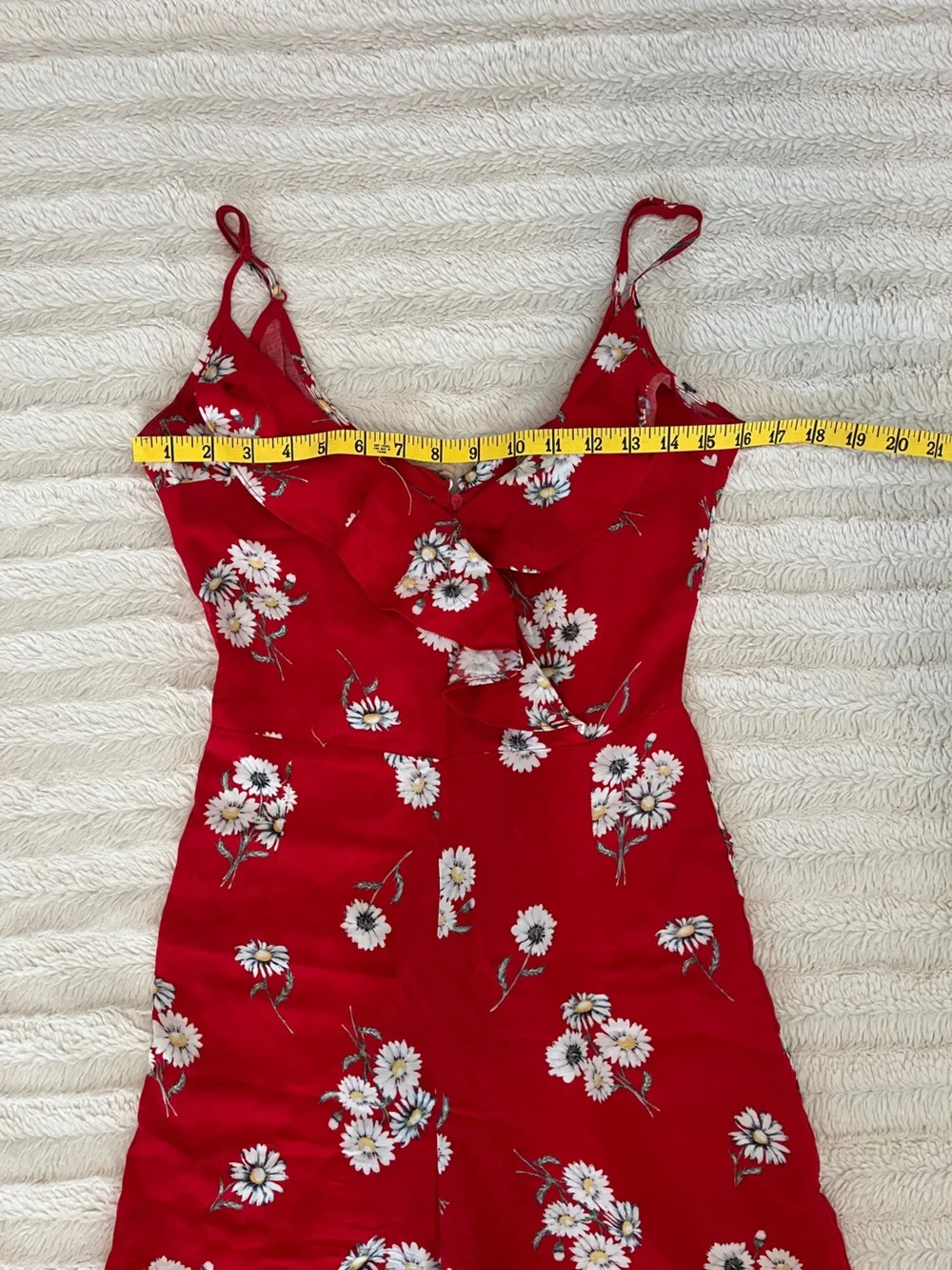 H&M bold red